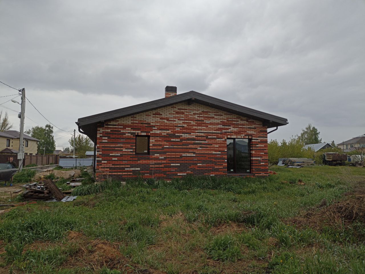 Конёк кровли из гибкой черепицы, вид сверху